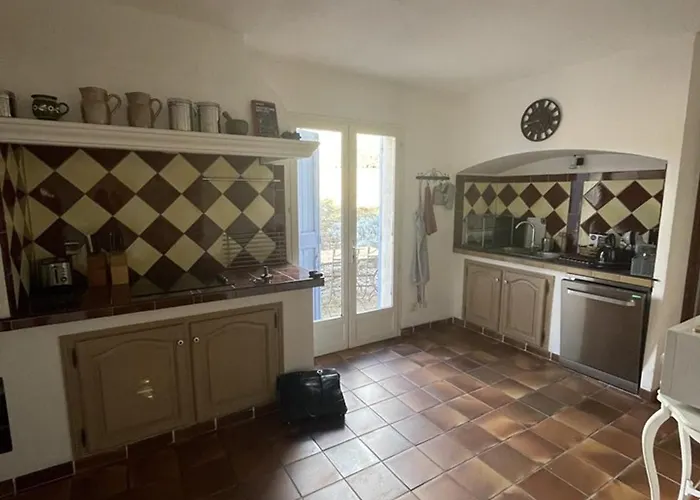 Maison Provencale, Vue - 8 Pers. - Fr-1-822-21 Holiday home *