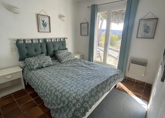 Maison Provencale, Vue - 8 Pers. - Fr-1-822-21 Holiday home