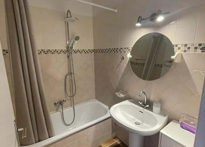 Maison Provencale, Vue - 8 Pers. - Fr-1-822-21